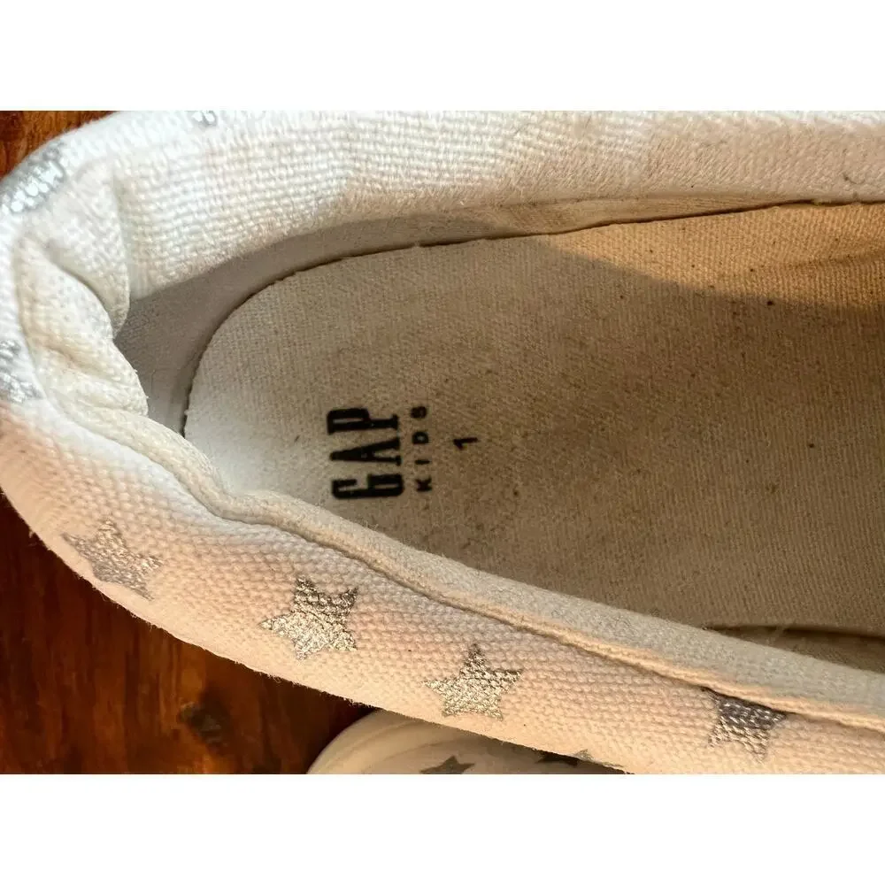 Girls Gap Kids Star Slip-On Sneakers, White/Silver, Size 1, Comfort, Americana